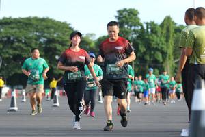BIB: 85981, 5971
                            <button type="button" onclick="openModal(5242212)" class="btn btn-primary btn-sm float-right btn-popup" data-toggle="modal" data-target=".modal-high-quality">
                        <i class="fas fa-shopping-cart"></i> Add to Cart
                    </button>
                                            <button type="button" onclick="isThisMe(5242212, true)" class="btn btn-success btn-sm float-right btn-popup btn-isme hidden" data-toggle="tooltip" data-placement="bottom" title="นี่คือรูปของคุณใช่ไหม คลิกที่นี่เพื่อเอาเข้าอัลบั้ม">
                        <i class="fas fa-plus"></i> Add to album
                    </button>
                    <button type="button" onclick="isThisMe(5242212, false)" class="btn btn-warning btn-sm float-right btn-popup btn-isnotme hidden">
                        <i class="fas fa-ban"></i> Remove from album
                    </button>